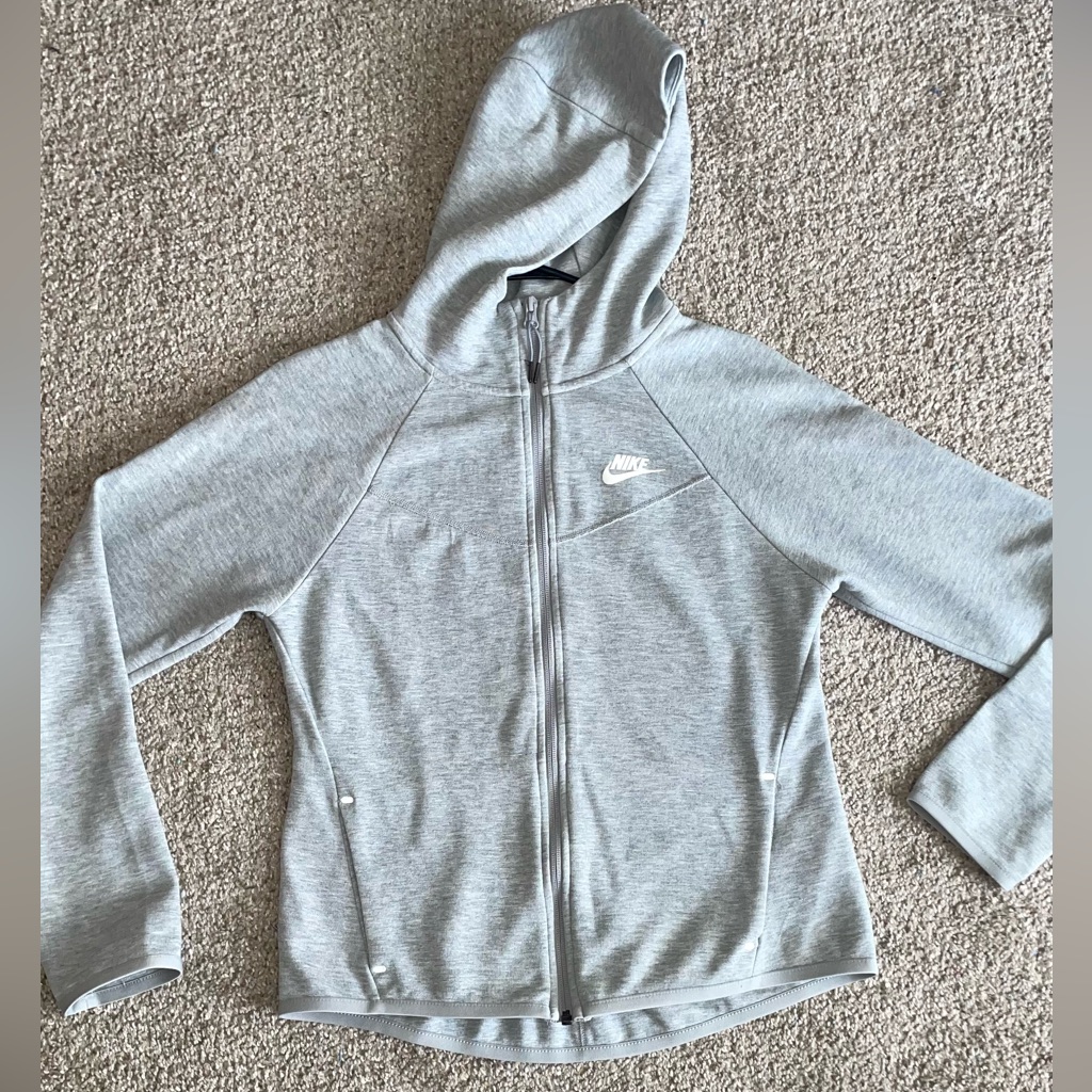 Women’s Nike Tech